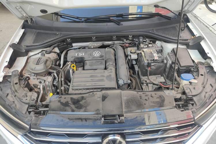 Used Volkswagen T-ROC 2018 280TSI DSG Two-Wheel-Drive Comfort Version China V Standard Engine Bay