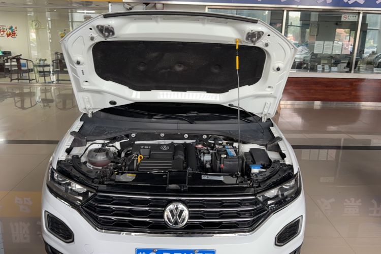 Used Volkswagen T-ROC 2018 280TSI DSG Two-Wheel-Drive Comfort Version China V Standard Engine Bay