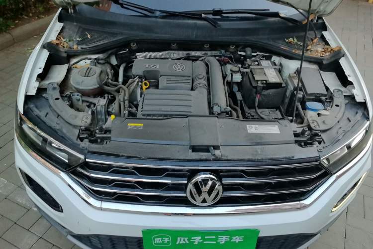 Used Volkswagen T-ROC 2018 230TSI DSG Two-Wheel Drive Advanced Version China V Standard Engine Bay
