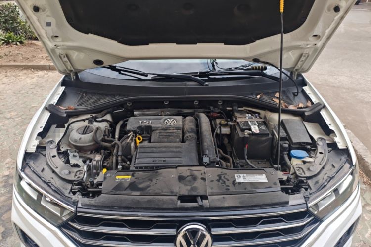 Used Volkswagen T-ROC 2018 280TSI DSG Two-Wheel-Drive Comfort Version China V Standard Engine Bay