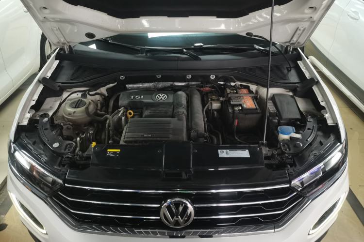 Used Volkswagen T-ROC 2018 280TSI DSG Four-Wheel Drive Comfort Version China V Standard Engine Bay