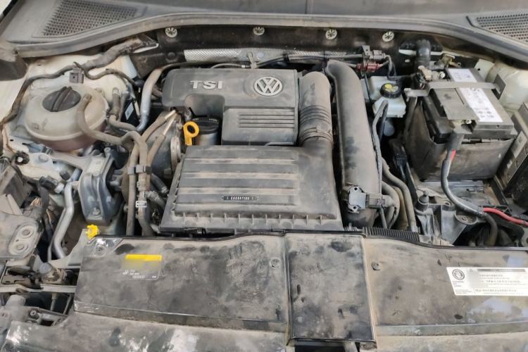 Used Volkswagen T-ROC 2018 280TSI DSG Four-Wheel Drive Comfort Version China V Standard Engine Bay