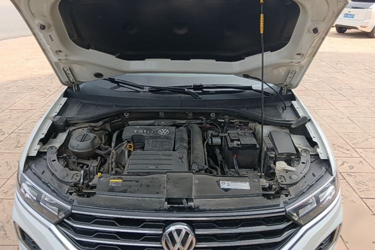 Used Volkswagen T-ROC 2018 280TSI DSG Two-Wheel Drive Advanced Version China V Emission Standard Engine Bay