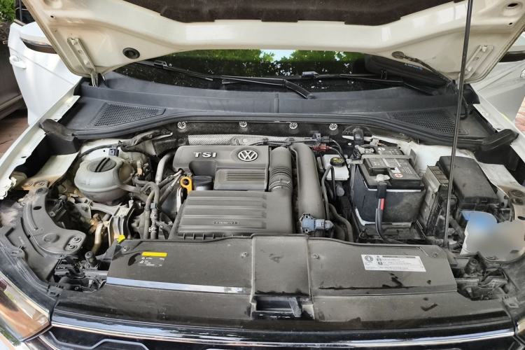 Used Volkswagen T-ROC 2018 280TSI DSG Two-Wheel-Drive Comfort Version China V Standard Engine Bay