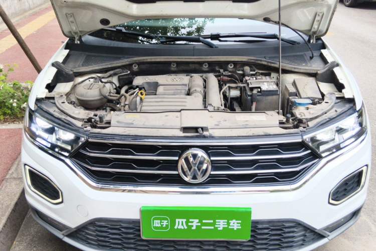 Used Volkswagen T-ROC 2018 230TSI DSG Two-Wheel Drive Advanced Version China V Standard Engine Bay
