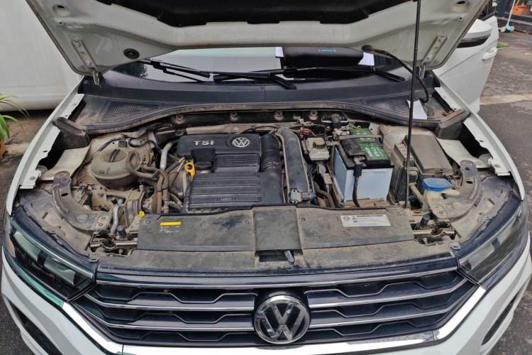 Used Volkswagen T-ROC 2018 280TSI DSG Two-Wheel-Drive Comfort Version China V Standard Engine Bay