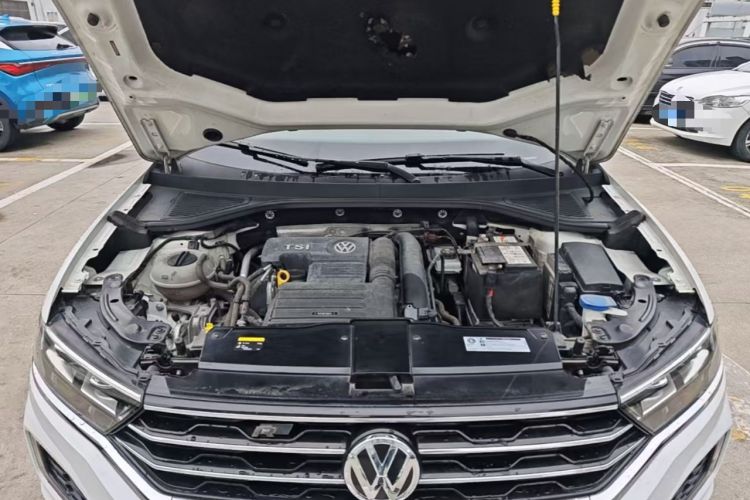 Used Volkswagen T-ROC 2018 230TSI DSG Two-Wheel Drive Advanced Version China V Standard Engine Bay