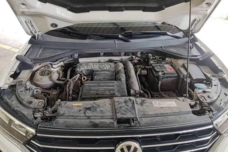 Used Volkswagen T-ROC 2018 280TSI DSG Two-Wheel-Drive Comfort Version China V Standard Engine Bay