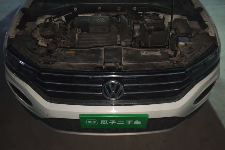 Used Volkswagen T-ROC 2018 230TSI DSG Two-Wheel Drive Advanced Version China VI Standard Engine Bay