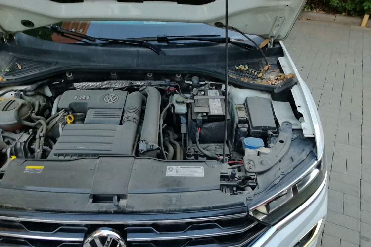 Used Volkswagen T-ROC 2018 230TSI DSG Two-Wheel Drive Advanced Version China V Standard Engine Bay Left