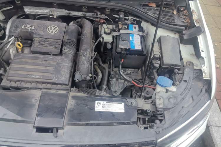 Used Volkswagen T-ROC 2018 280TSI DSG Four-Wheel Drive Comfort Version China V Standard Engine Bay Left