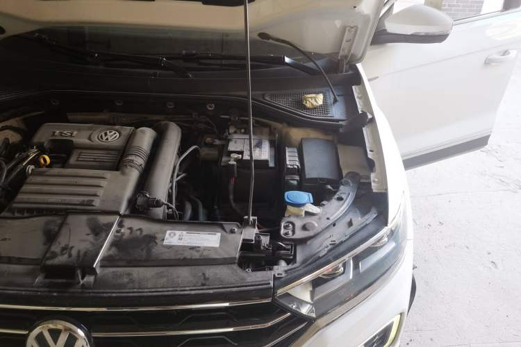 Used Volkswagen T-ROC 2018 280TSI DSG Two-Wheel-Drive Comfort Version China V Standard Engine Bay Left