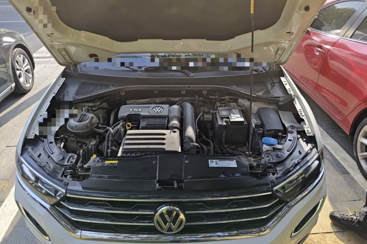 Used Volkswagen T-ROC 2018 280TSI DSG Two-Wheel-Drive Comfort Version China V Standard Engine Bay