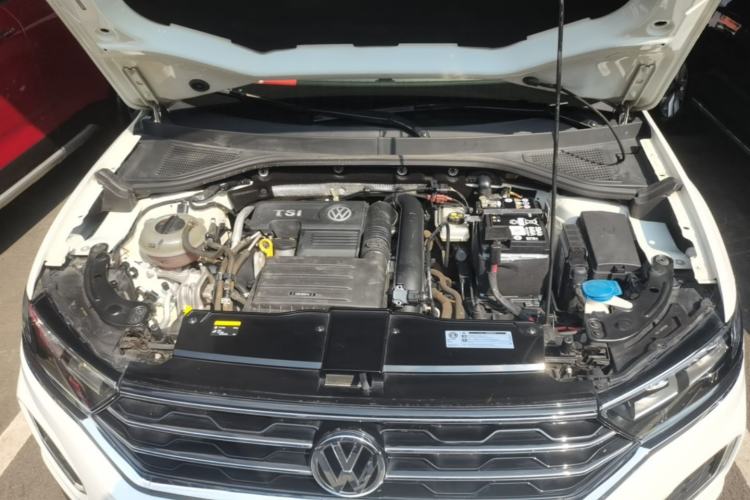 Used Volkswagen T-ROC 2018 280TSI DSG Two-Wheel Drive Advanced Version China V Emission Standard Engine Bay