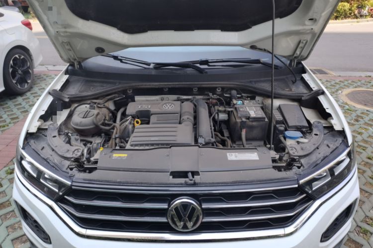 Used Volkswagen T-ROC 2018 280TSI DSG Two-Wheel-Drive Comfort Version China V Standard Engine Bay