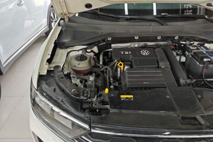 Used Volkswagen T-ROC 2018 280TSI DSG Two-Wheel-Drive Comfort Version China V Standard Engine Bay Right