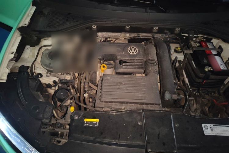 Used Volkswagen T-ROC 2018 280TSI DSG Two-Wheel Drive Luxury Version China VI Standard Engine Bay Right