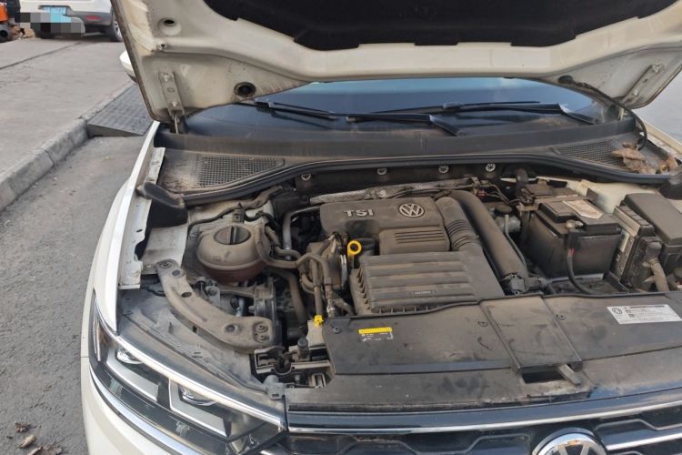 Used Volkswagen T-ROC 2018 280TSI DSG Two-Wheel-Drive Comfort Version China V Standard Engine Bay Right
