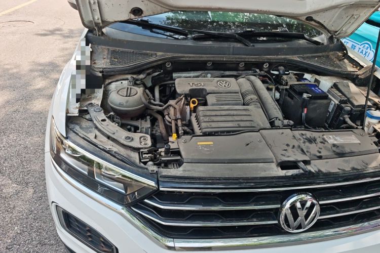 Used Volkswagen T-ROC 2018 280TSI DSG Two-Wheel Drive Advanced Version China V Emission Standard Engine Bay Right