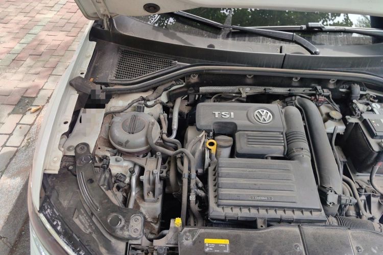 Used Volkswagen T-ROC 2018 280TSI DSG Two-Wheel-Drive Comfort Version China V Standard Engine Bay Right