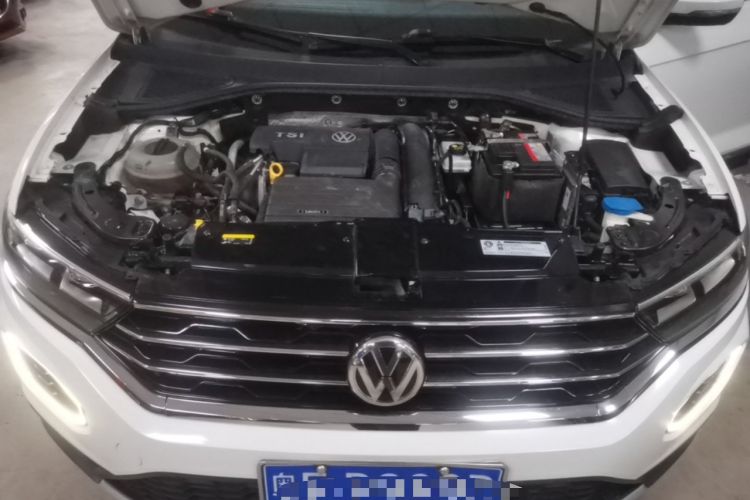 Used Volkswagen T-ROC 2018 280TSI DSG Two-Wheel Drive Comfort Version China VI Standard Engine Bay
