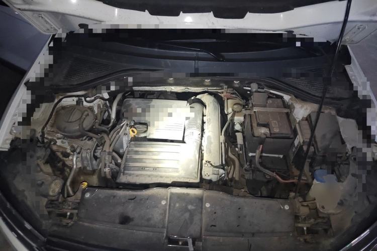 Used Volkswagen T-ROC 2018 280TSI DSG Two-Wheel-Drive Comfort Version China V Standard Engine Bay