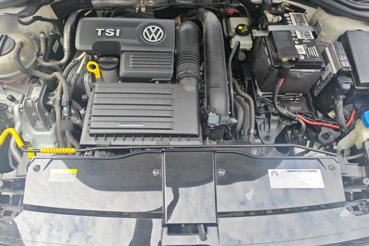 Used Volkswagen T-ROC 2018 280TSI DSG Two-Wheel-Drive Comfort Version China V Standard Engine Bay