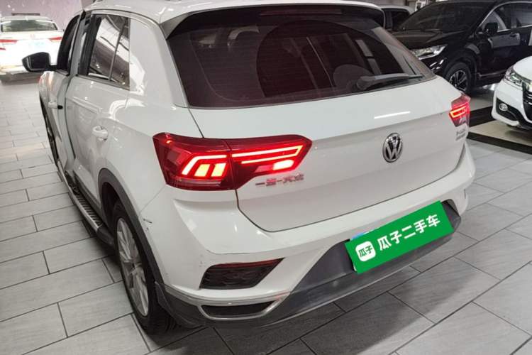 Used Volkswagen T-ROC 2018 280TSI DSG Two-Wheel-Drive Advanced Version China VI Standard Exterior 2