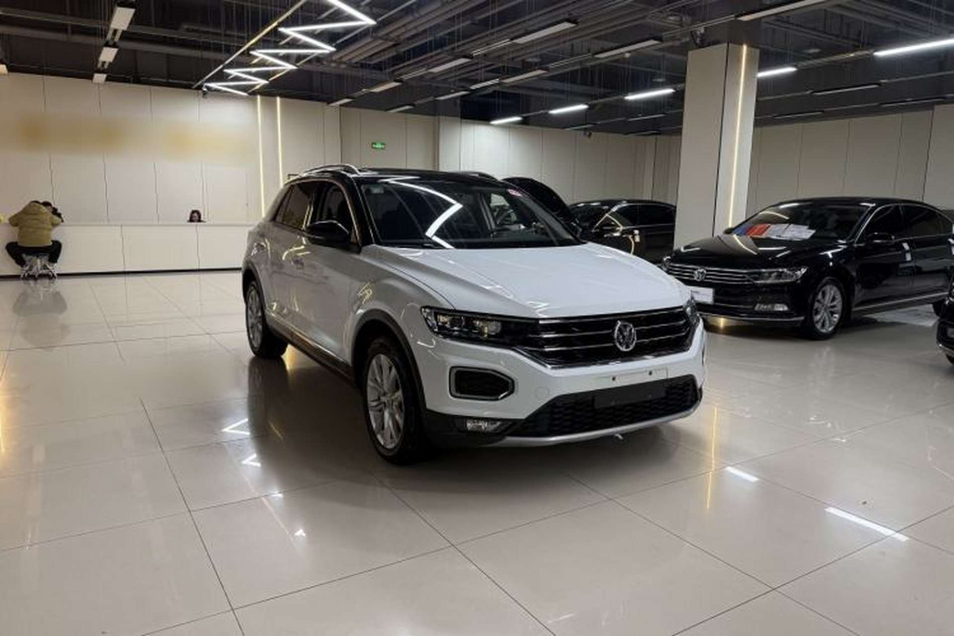 Used Volkswagen T-ROC 2018 280TSI DSG Two-Wheel Drive Advanced Version China V Emission Standard Exterior 2
