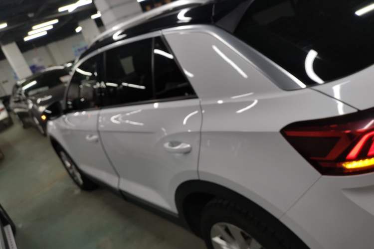 Used Volkswagen T-ROC 2018 280TSI DSG Two-Wheel Drive Advanced Version China V Emission Standard Exterior 3