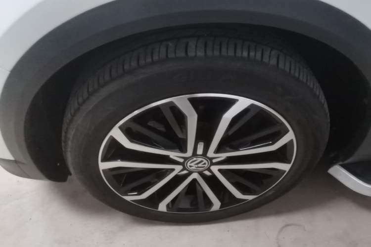 Used Volkswagen T-ROC 2018 280TSI DSG Two-Wheel Drive Comfort Version China VI Standard Exterior 4
