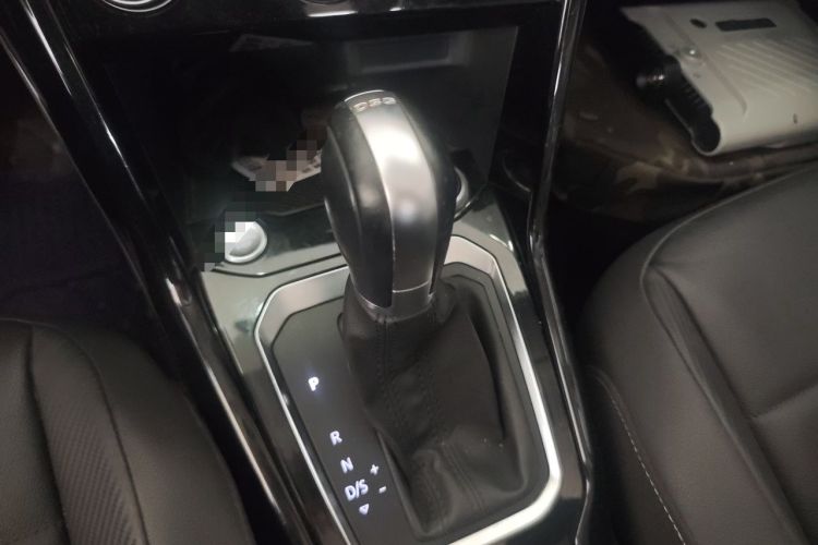 Used Volkswagen T-ROC 2018 280TSI DSG Two-Wheel-Drive Comfort Version China V Standard Gear Lever