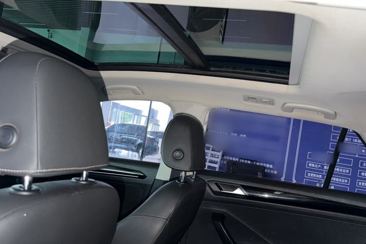 Used Volkswagen T-ROC 2018 280TSI DSG Two-Wheel-Drive Comfort Version China V Standard Headliner