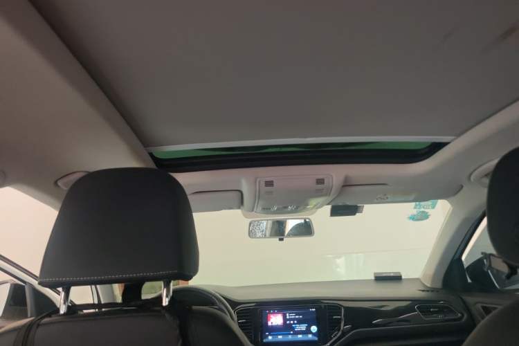 Used Volkswagen T-ROC 2018 280TSI DSG Two-Wheel-Drive Comfort Version China V Standard Headliner