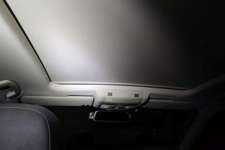 Used Volkswagen T-ROC 2018 280TSI DSG Two-Wheel Drive Comfort Version China VI Standard Headliner