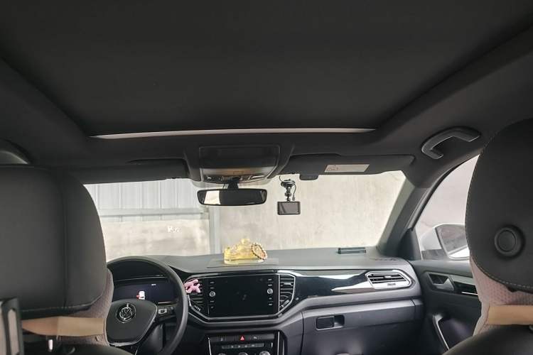 Used Volkswagen T-ROC 2018 280TSI DSG Four-Wheel Drive Luxury Version China V Emission Standard Headliner