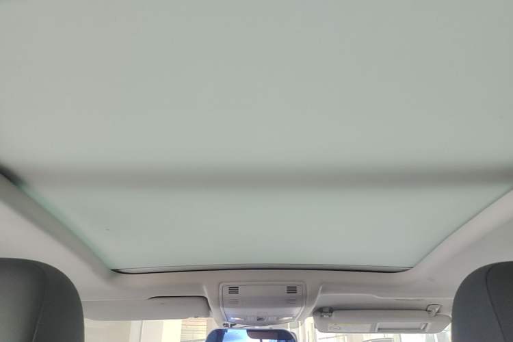 Used Volkswagen T-ROC 2018 230TSI DSG Two-Wheel Drive Advanced Version China V Standard Headliner
