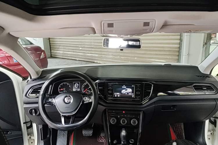 Used Volkswagen T-ROC 2018 280TSI DSG Two-Wheel-Drive Comfort Version China V Standard Headliner