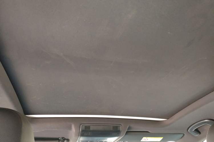 Used Volkswagen T-ROC 2018 280TSI DSG Two-Wheel-Drive Luxury Version China V Emission Standard Headliner