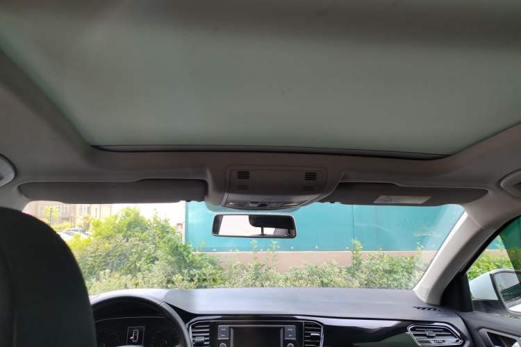 Used Volkswagen T-ROC 2018 280TSI DSG Two-Wheel-Drive Comfort Version China V Standard Headliner