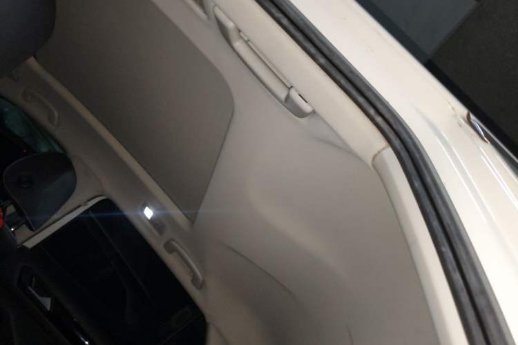 Used Volkswagen T-ROC 2018 280TSI DSG Two-Wheel Drive Comfort Version China VI Standard Headliner