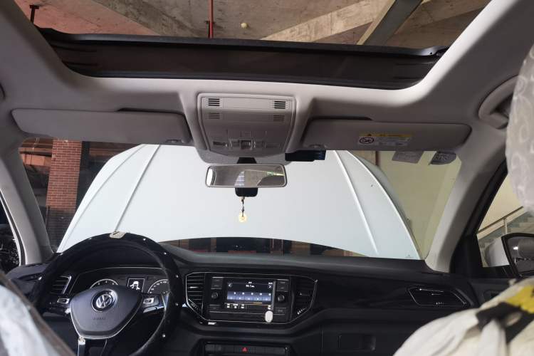 Used Volkswagen T-ROC 2018 280TSI DSG Two-Wheel-Drive Comfort Version China V Standard Headliner