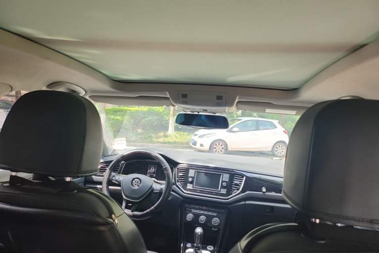 Used Volkswagen T-ROC 2018 280TSI DSG Two-Wheel-Drive Comfort Version China V Standard Headliner