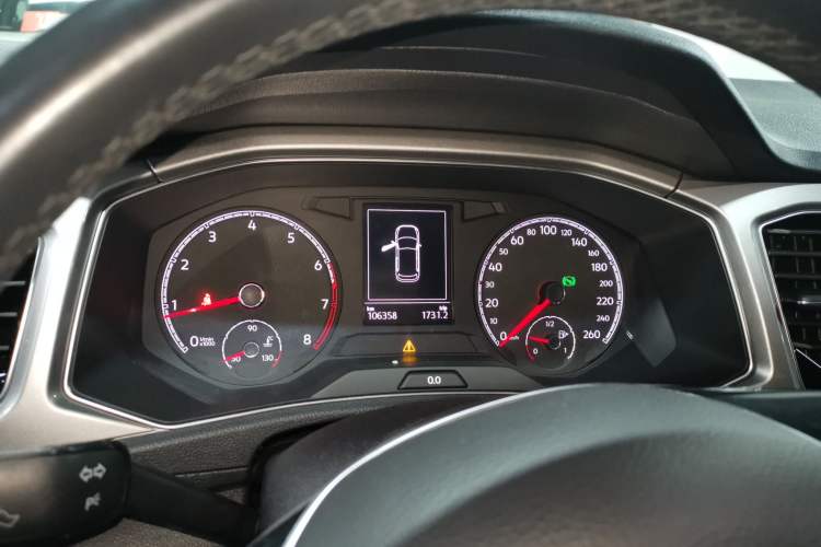Used Volkswagen T-ROC 2018 280TSI DSG Two-Wheel Drive Advanced Version China V Emission Standard Instrument Cluster