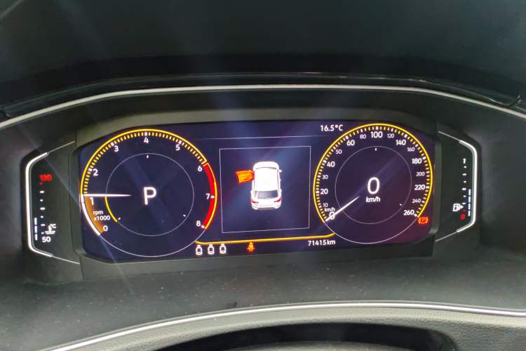 Used Volkswagen T-ROC 2018 280TSI DSG Two-Wheel-Drive Luxury Version China V Emission Standard Instrument Cluster