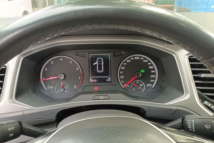 Used Volkswagen T-ROC 2018 280TSI DSG Two-Wheel Drive Advanced Version China V Emission Standard Instrument Cluster