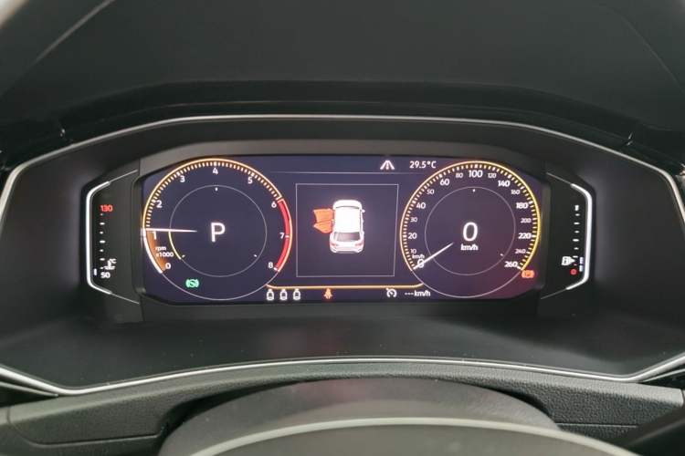 Used Volkswagen T-ROC 2018 280TSI DSG Four-Wheel Drive Luxury Version China V Emission Standard Instrument Cluster