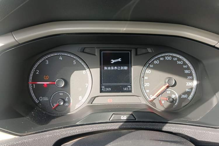 Used Volkswagen T-ROC 2018 230TSI DSG Two-Wheel-Drive Fashion Edition China VI Standard Instrument Cluster