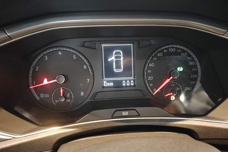 Used Volkswagen T-ROC 2018 230TSI DSG Two-Wheel Drive Advanced Version China V Standard Instrument Cluster