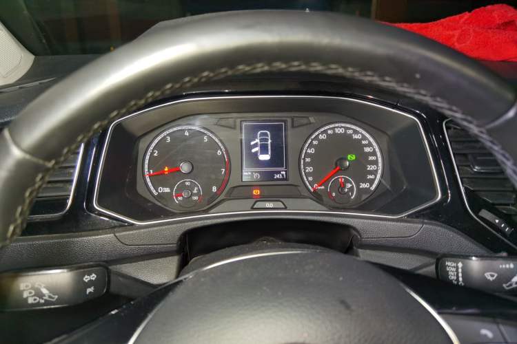 Used Volkswagen T-ROC 2018 280TSI DSG Two-Wheel Drive Comfort Version China VI Standard Instrument Cluster